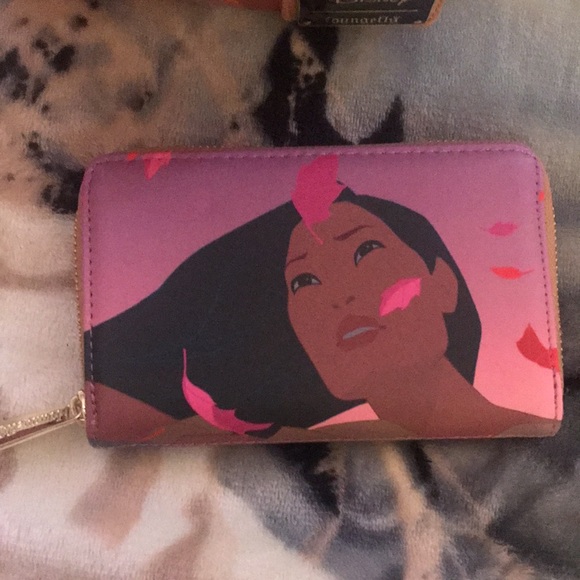 Loungefly Pocahontas backpack and wallet - Picture 6 of 7